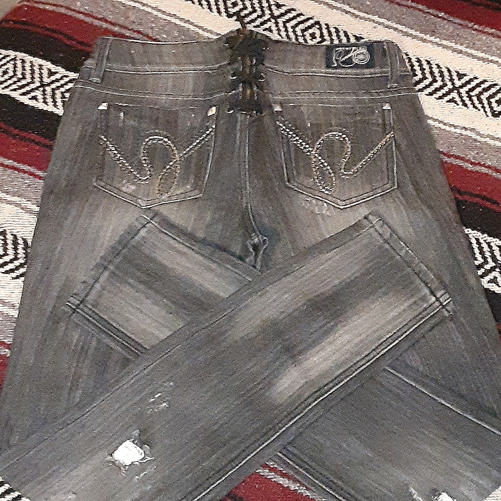 NWOT, Sz 7, faded black, deconstructed, jeans